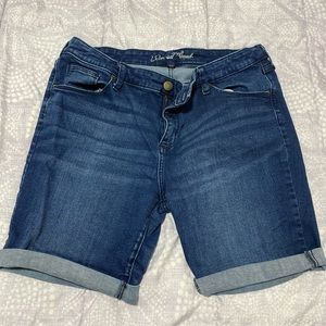 Women’s Bermuda Shorts